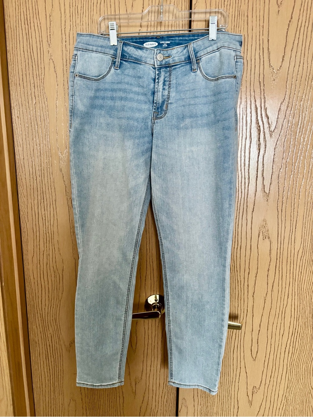 Old Navy Women's Light Blue Skinny Jeans, size 10